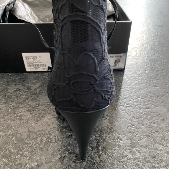 Saint Laurent Booties - Picture 4 of 8